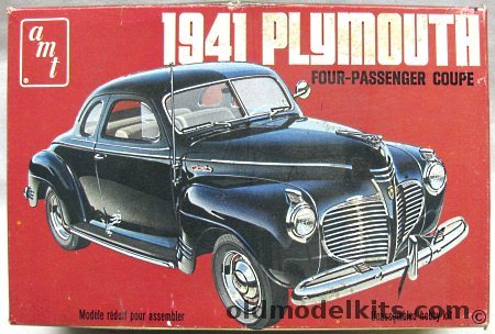 AMT 1/25 1941 Plymouth Model P-12  Four Passenger Coupe -, T148 plastic model kit